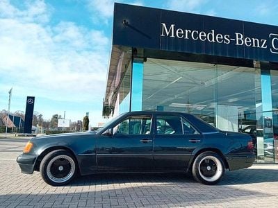 Gebraucht Mercedes E400 AMG 268 PS (197 kW) 1992 Schwarz Limousine