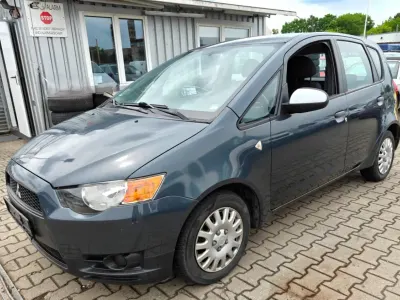 Gebraucht Mitsubishi Colt Inform 75 PS (55 kW) 2009 Grau Kleinwagen