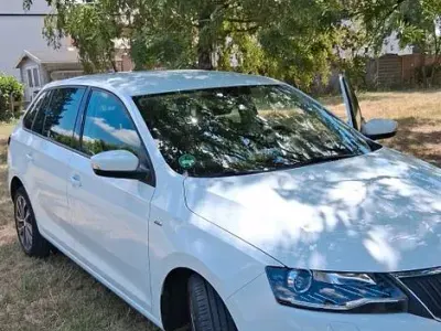 Gebraucht Skoda Rapid Drive 90 PS (66 kW) 2017 Weiß Kleinwagen