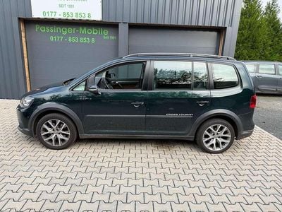 Gebraucht VW Touran Highline 150 PS (110 kW) 2014 Dunkel grün metallic Van / Kleinbus
