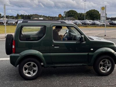 Usado Suzuki Jimny Comfort 86 HP (63 kW) 2013 Verde SUV