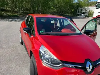 Brugt Renault Clio IV Luxe 90 HK (66 kW) 2012 Rød Sedan
