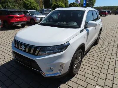 Gebraucht Suzuki Vitara Comfort 116 PS (85 kW) 2023 Weiß SUV