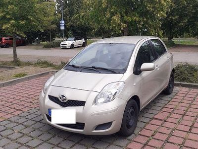 Gebraucht Daihatsu Charade 99 PS (72 kW) 2012 Beige Limousine