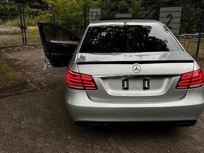 Silber Gebraucht 2013 Mercedes E300 Limousine | 12.500 € (Etwas zu teuer)