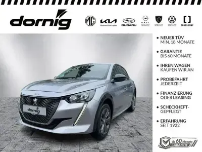 Gebraucht Peugeot e-208 Active 100 kW (136 PS) 2022 Artense silber metallic Kleinwagen