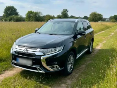Gebraucht Mitsubishi Outlander P-HEV Top 224 PS (164 kW) 2019 Schwarz SUV