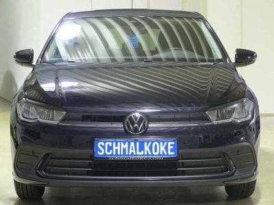 Deep black pearlescent (metallic) Gebraucht 2023 VW Polo Life Kleinwagen | 16.950 € (Guter Preis)