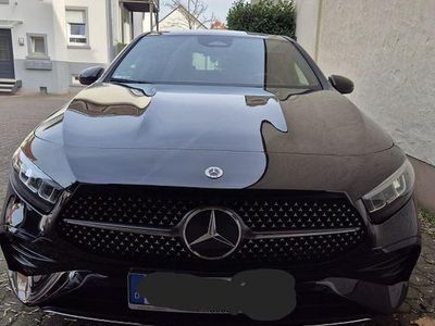 Gebraucht Mercedes A200 AMG line 150 PS (110 kW) 2023 Schwarz Limousine