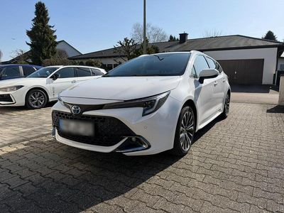 Gebraucht Toyota Corolla Team 196 PS (144 kW) 2024 Weiß Kombi