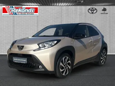 Gebraucht Toyota Aygo X Basis 72 PS (52 kW) 2025 Beige SUV