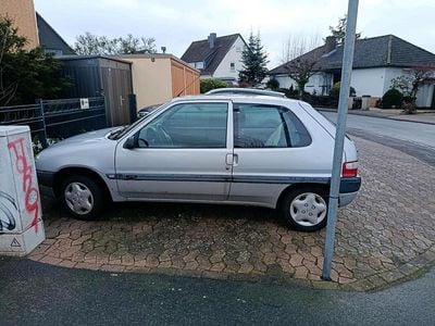 Gebraucht Citroën Saxo 60 PS (44 kW) 2023 Silber Kleinwagen