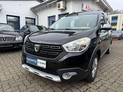 Gebraucht Dacia Dokker Stepway 102 PS (75 kW) 2019 Perlmuttschwarz Van / Kleinbus