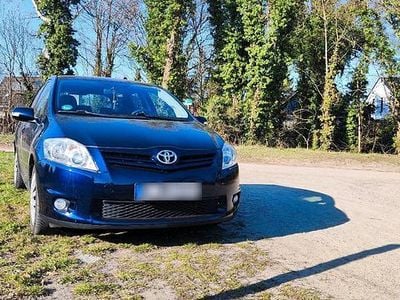 Gebraucht Toyota Auris Life+ 132 PS (97 kW) 2011 Blau Kleinwagen