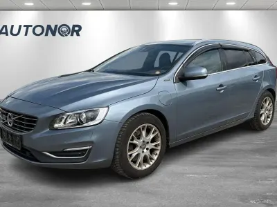 Gebraucht Volvo V60 163 PS (119 kW) 2018 Blau Kombi