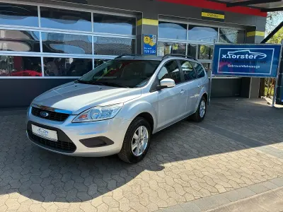 Używany Ford Focus 100 KM (73 kW) 2010 Srebrny Kombi