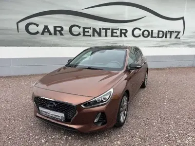 Gebraucht Hyundai i30 120 PS (88 kW) 2017 Braun Limousine