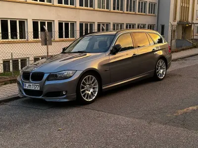 Gebraucht BMW 320 Lifestyle 184 PS (135 kW) 2011 Grau Kombi