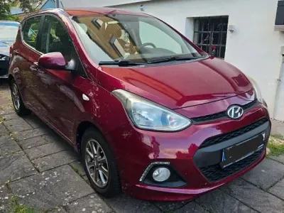 Gebraucht Hyundai i10 Edition 87 PS (63 kW) 2014 Rot Kleinwagen