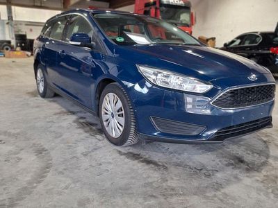 Gebraucht Ford Focus Trend 101 PS (74 kW) 2018 Blau Limousine