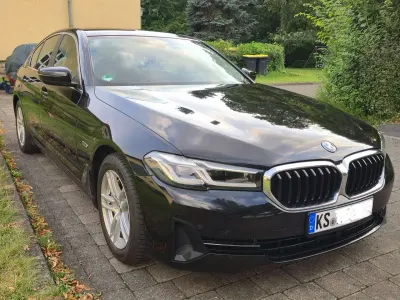 Gebraucht BMW 545e Luxury Line 394 PS (289 kW) 2022 Schwarz Limousine