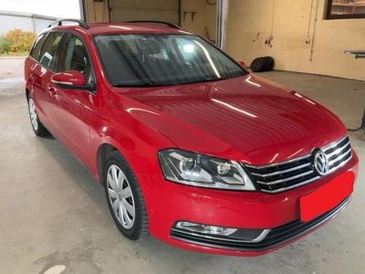 Gebraucht VW Passat Trendline 140 PS (102 kW) 2014 Rot Kombi
