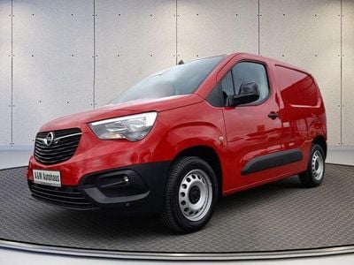 Rot Gebraucht 2024 Opel Combo Basis Van / Kleinbus | 23.990 € (Fairer Preis)
