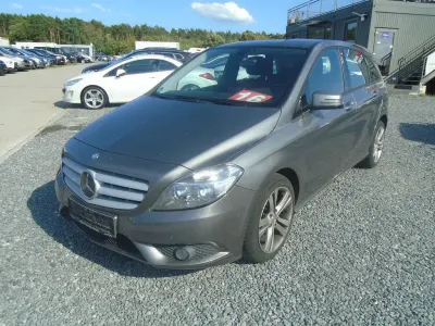 Gebraucht Mercedes B180 109 PS (80 kW) 2013 Grau Kleinwagen