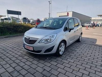 Gebraucht Opel Meriva Design Edition 101 PS (74 kW) 2011 Silber Van / Kleinbus