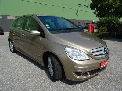 Gebraucht Mercedes B200 140 PS (102 kW) 2007 Gold Van / Kleinbus