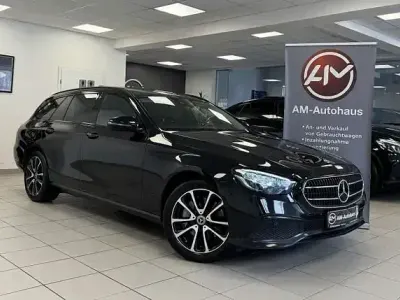 Gebraucht Mercedes E220 Exclusive 200 PS (147 kW) 2022 Baltic black Kombi