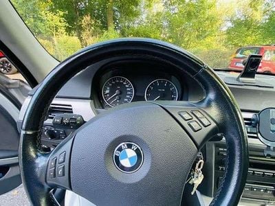 Grau Gebraucht 2006 BMW 320 Limousine | 5.500 € (Fairer Preis)