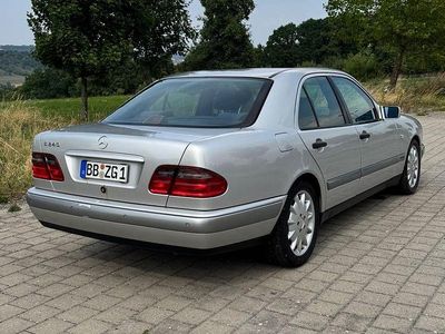 Mercedes E240