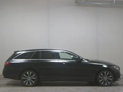 Second-hand Mercedes E300 Avantgarde 306 CP (225 kW) 2020 Negru Break