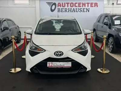 Gebraucht Toyota Aygo 72 PS (52 kW) 2019 Weiß Kleinwagen
