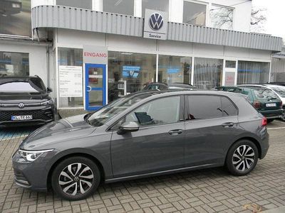 Gebraucht VW Golf VIII Active 150 PS (110 kW) 2022 Delfingrau (metallic) Limousine