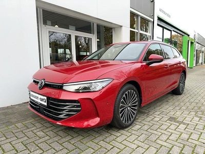 Rot Gebraucht 2024 VW Passat Elegance Kombi | 39.890 € (Fairer Preis)