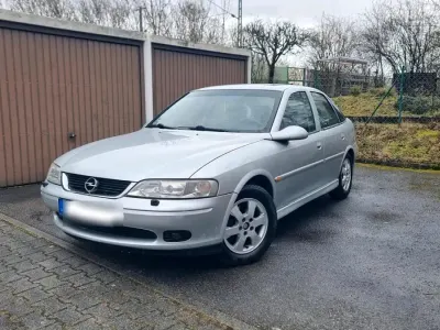 Gebraucht Opel Vectra 125 PS (91 kW) 2002 Silber Limousine