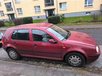 Rot Gebraucht 1998 VW Golf III Kleinwagen | 2.000 € (Teuer)