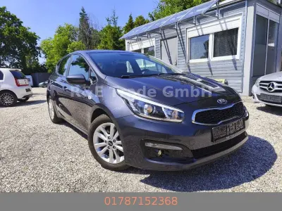 Gebraucht Kia Ceed Edition 7 101 PS (74 kW) 2017 Grau Kleinwagen