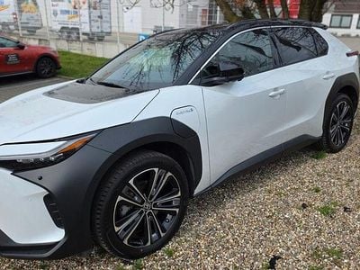 Gebraucht Toyota bZ4X 150 kW (204 PS) 2023 Weiß SUV