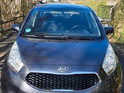 Gebraucht Kia Venga Spirit 128 PS (94 kW) 2016 Grau Kleinwagen