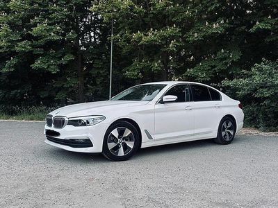 Gebraucht BMW 520 184 PS (135 kW) 2019 Weiß Limousine