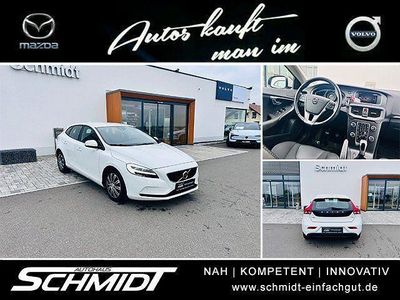 Second-hand Volvo V40 Momentum 122 CP (89 kW) 2019 Alb Berlinǎ