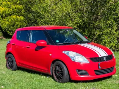 Gebraucht Suzuki Swift Club 75 PS (55 kW) 2011 Rot Kleinwagen