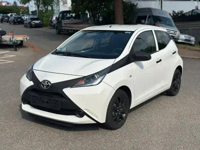 Gebraucht Toyota Aygo 69 PS (50 kW) 2015 Weiß Kleinwagen