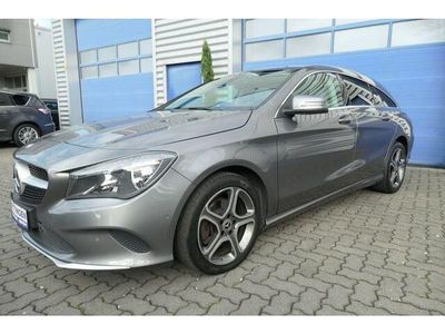 Grau (metallic) Gebraucht 2018 Mercedes CLA200 Shooting Brake Kombi | 18.849 € (Etwas zu teuer)