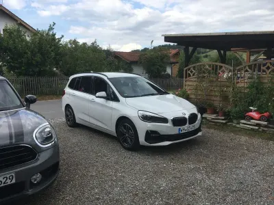 Gebraucht BMW 220 Gran Tourer Sport Line 192 PS (141 kW) 2018 Weiß Van / Kleinbus
