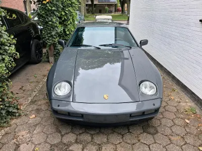 Usata Porsche 928 310 CV (228 kW) 1984 Grigio Coupé