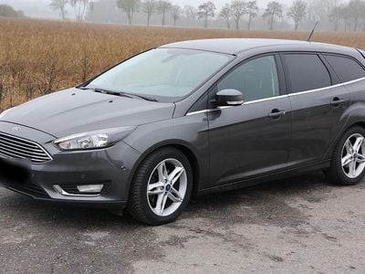 Gebraucht Ford Focus Titanium 150 PS (110 kW) 2017 Grün Kombi